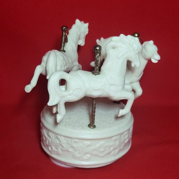 Vintage Musical Box Three Horse Carousel Bisque Porcelain - Picture 7 of 11